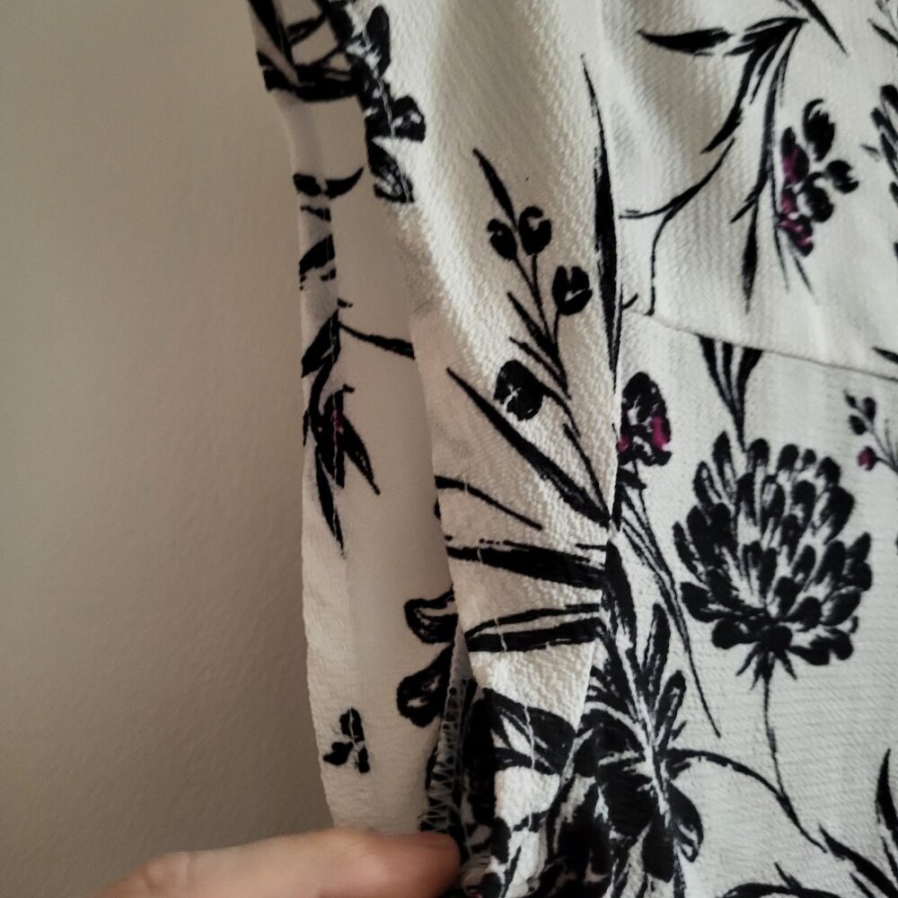 Lily Morgan Short sleeve shirt size small - Picture 6 of 7